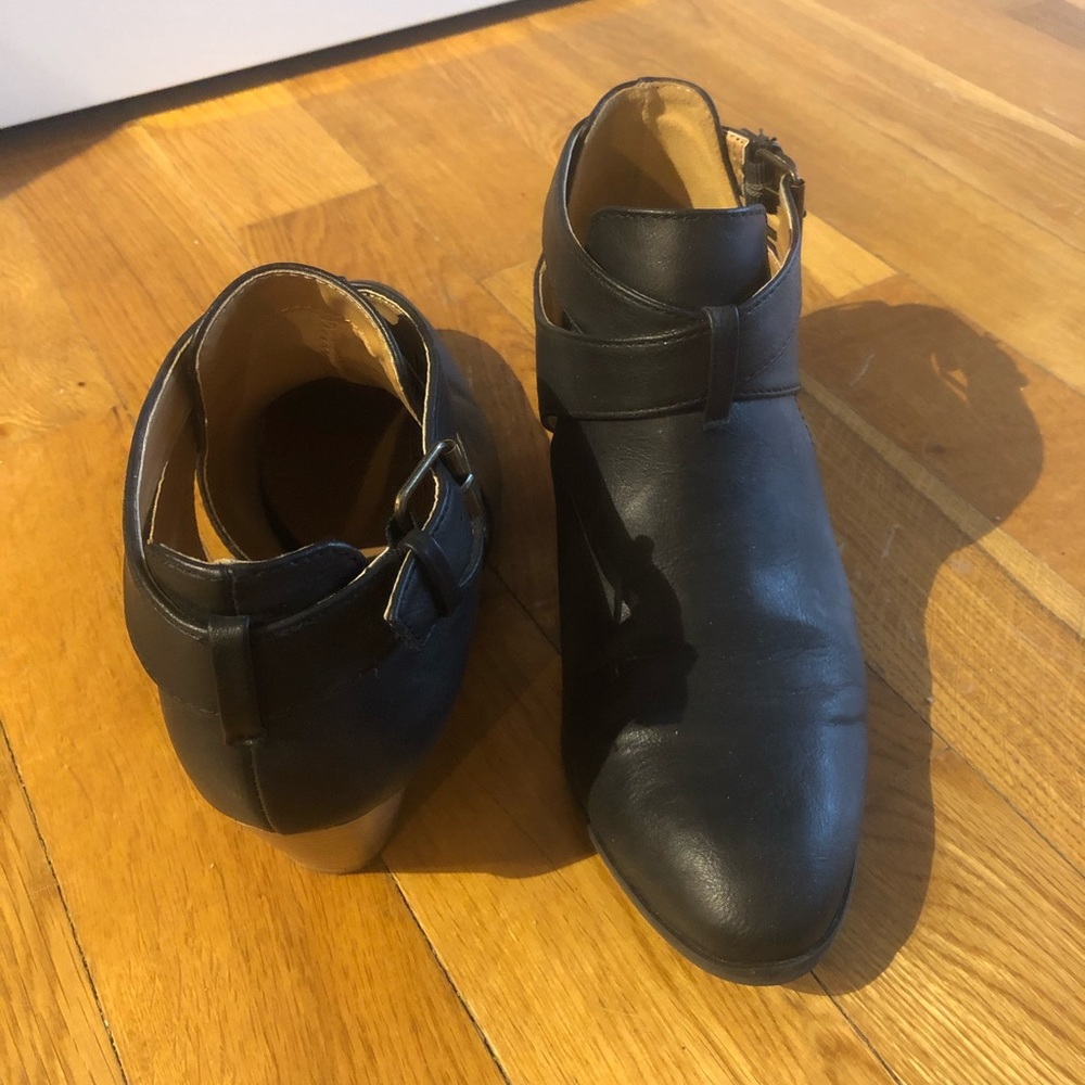 Qupid Black Vegan Leather Cut Out Heeled Booties